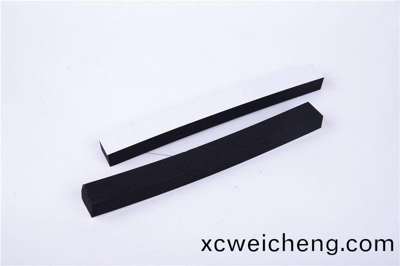 CR減震(zhen)保(bao)溫條(tiao)